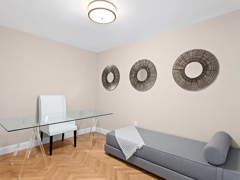 305 E 86th St #3NE — Photo 12