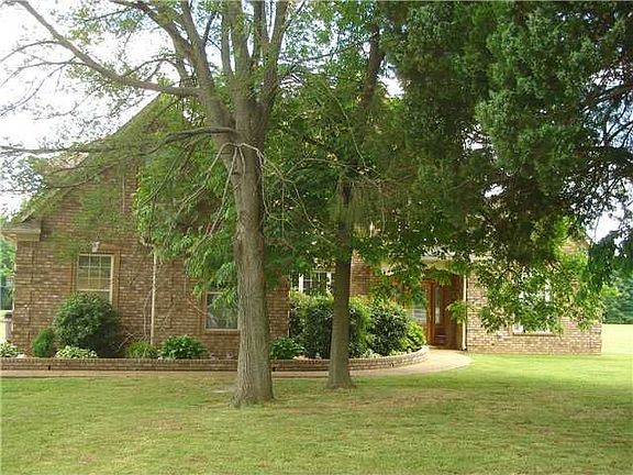 3rd image of 5780 Feathers Chapel Dr
