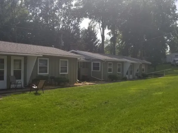 945 Westwood Ct, Platteville, WI 53818