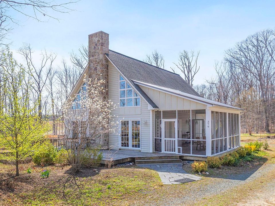 1st image of 379 Fox Ridge Ln