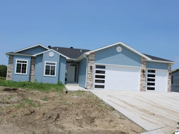 6433 N 12th Ct, Lincoln, NE 68521
