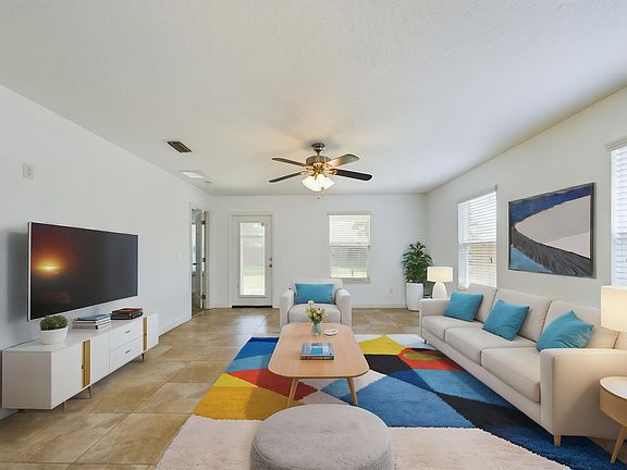4th image of 823 Fairview Dr