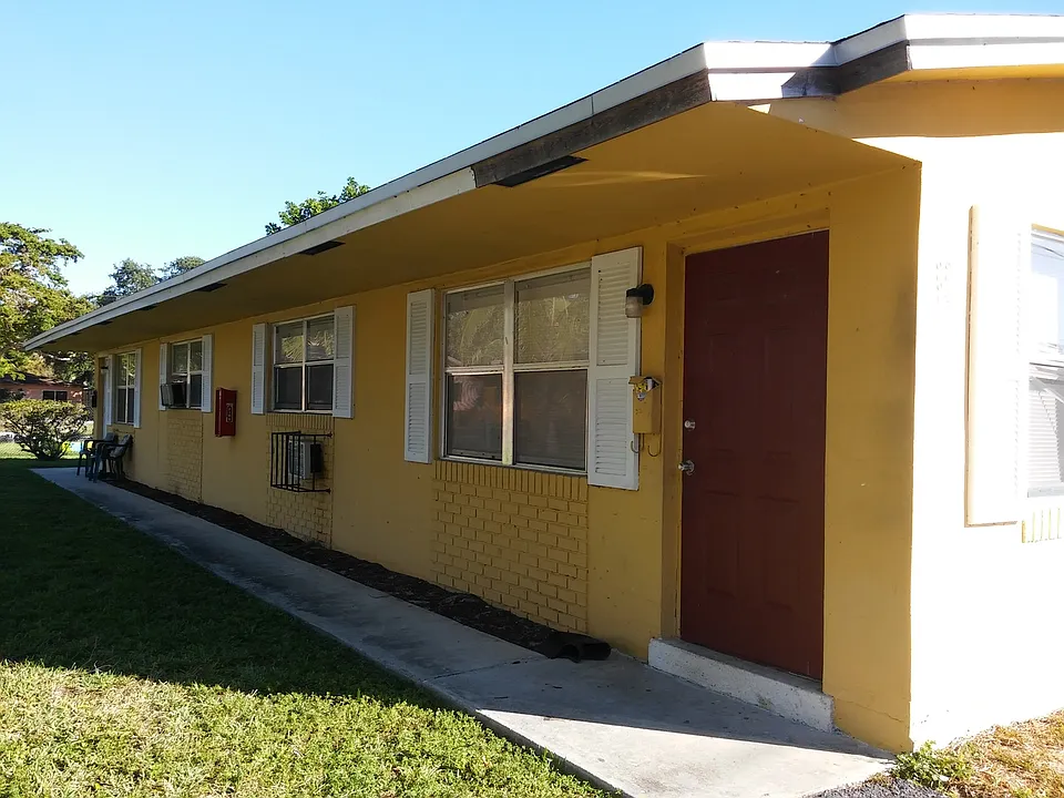 22-24 SW 10th St