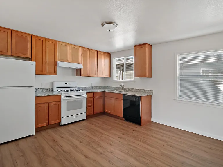2642 35th Ave #C — Photo 3
