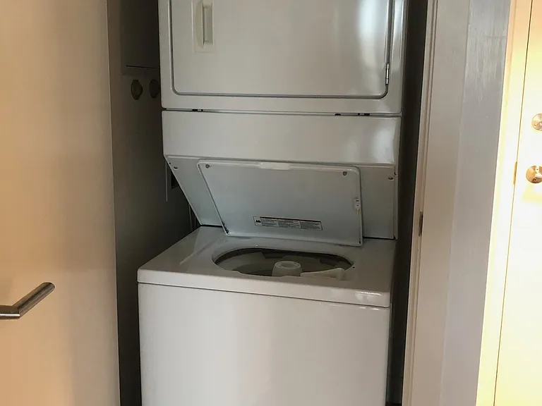 1065 Barrington St #1 — Photo 14