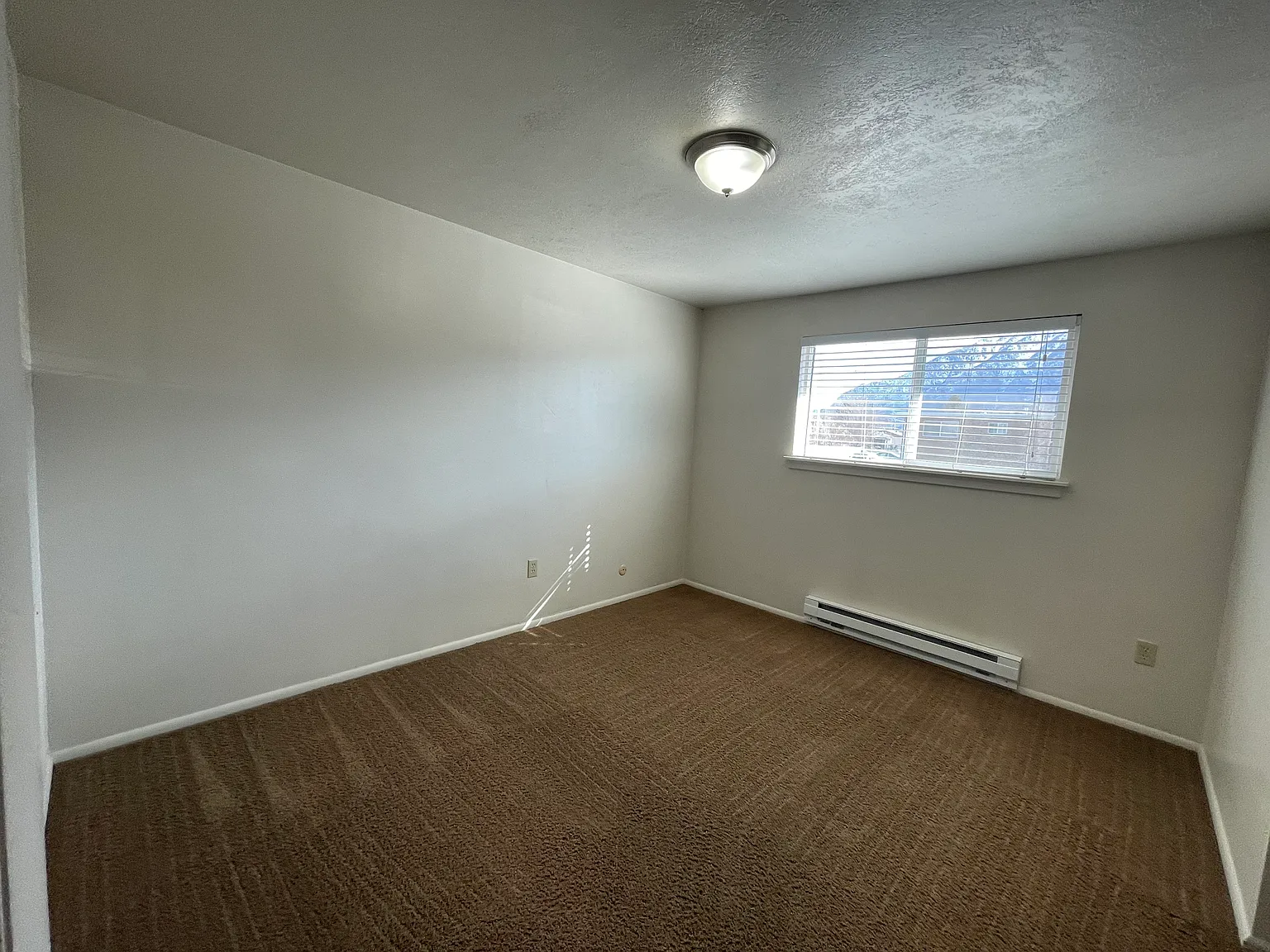 2 bed, 750 sqft, $1,225 — Photo 4
