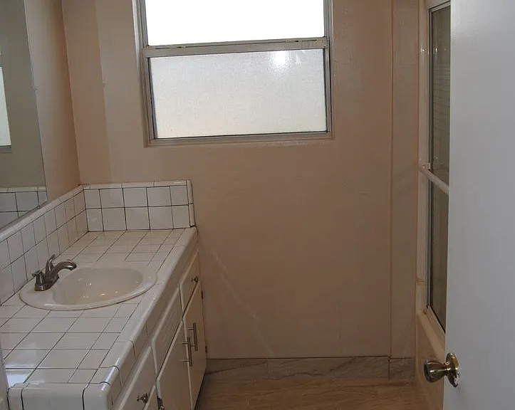 8817 Butternut Ave — Photo 8
