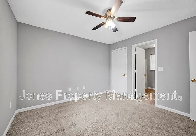 307 Country Club Dr NE — Photo 9