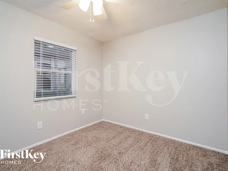 7207 Skipper Ct — Photo 10