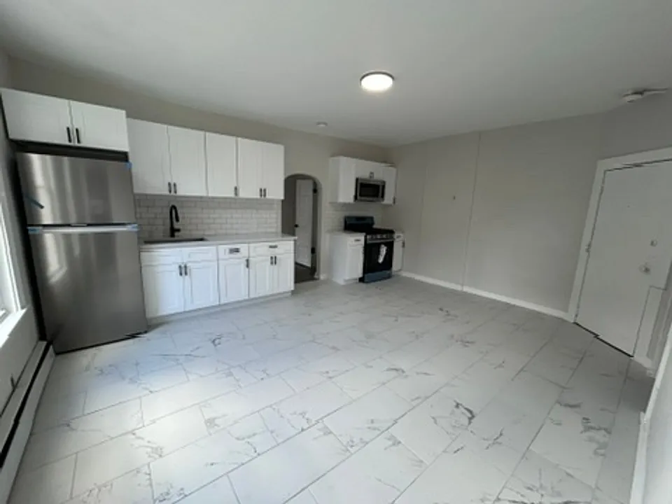 172 Glen St