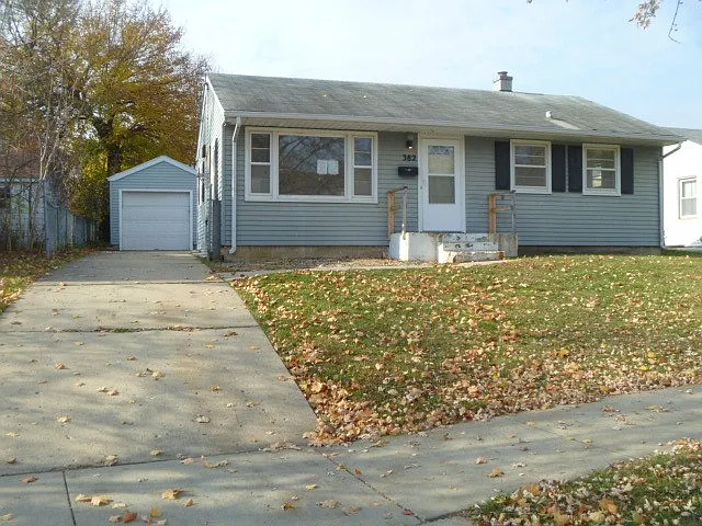 382 McClure Ave photo 1