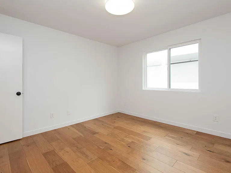 3933 Marathon St #105-B — Photo 10