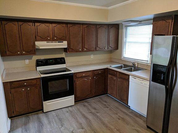 Kitchen (with eat in possibility and dishwasher