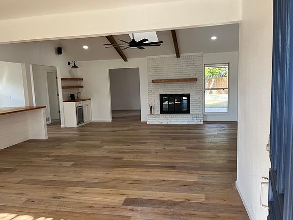 3rd image of 2813 La Quinta Dr