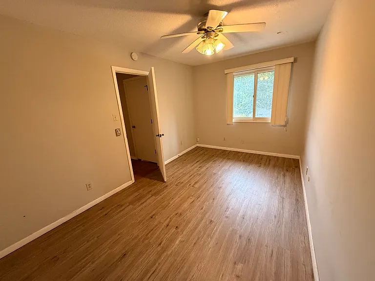 302 Buena Vista Dr #H — Photo 7