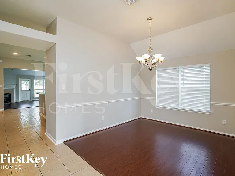 3310 Rainport Dr — Photo 5
