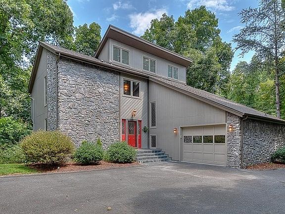 2nd image of 234 Shadow Hill Ln
