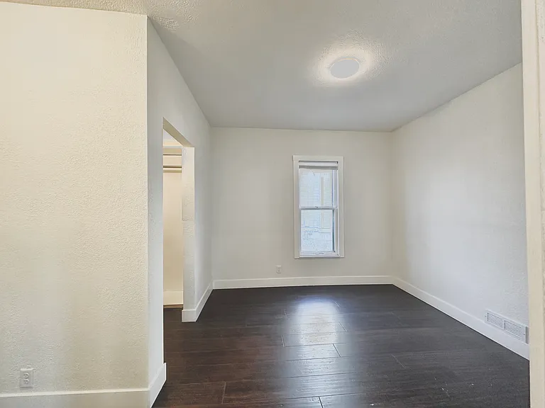 927 E Delmar St — Photo 11