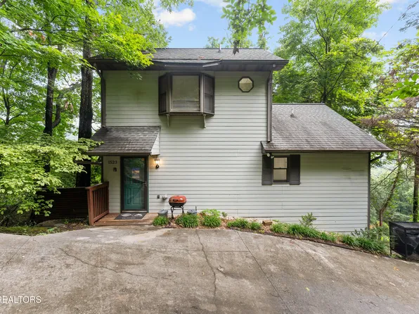 1523 Gillespie Way, Gatlinburg, TN 37738
