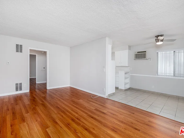 1023 N Laurel Ave #2 — Photo 2