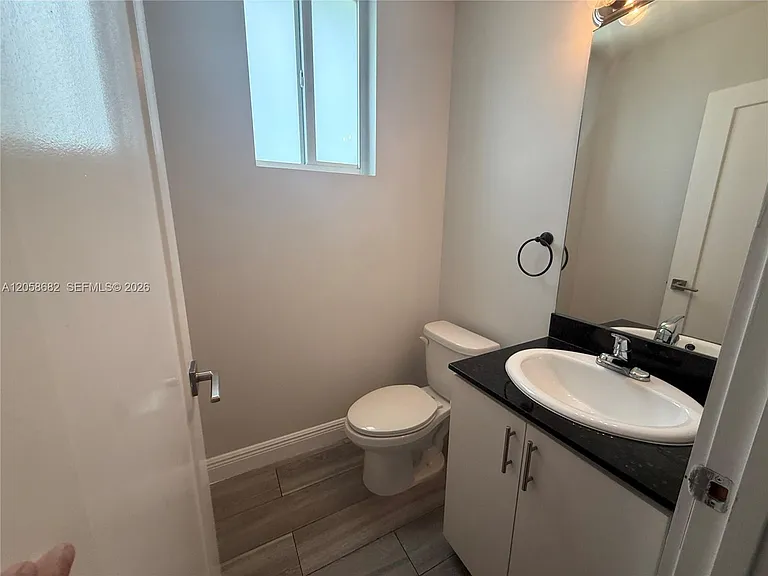 16 E St #177 — Photo 17