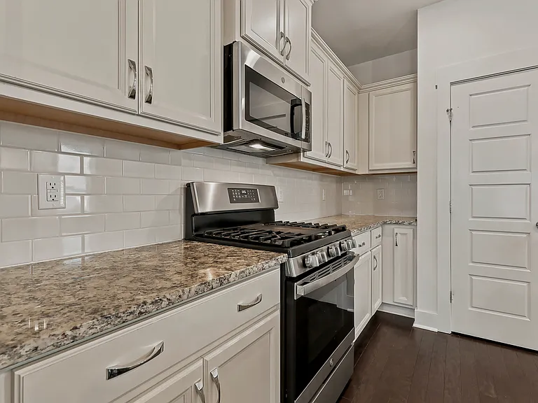 6260 Taylor Rd — Photo 15