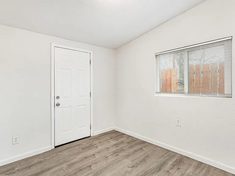 14993 Yucca Ave — Photo 17