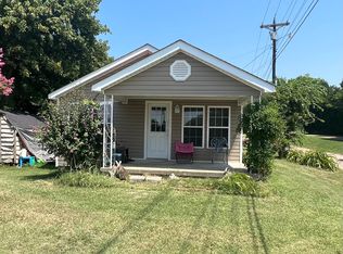 3266 Tracy Rd, Atoka, TN 38004