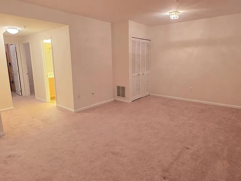 12723 Sullivan Ct — Photo 18
