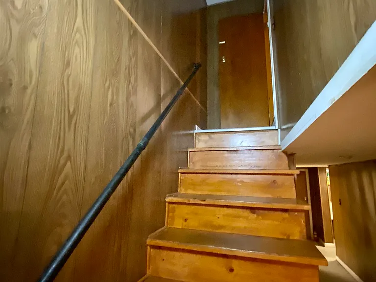 16 Perrine Ave — Photo 6