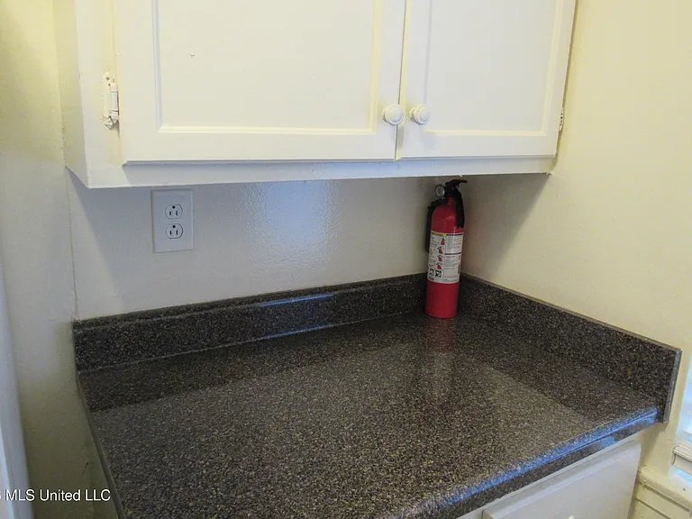 1043 Poplar Blvd #C2 — Photo 5