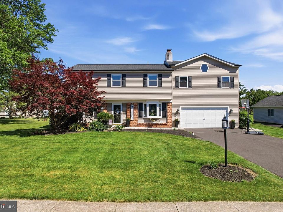 1st image of 1545 Tennis Cir