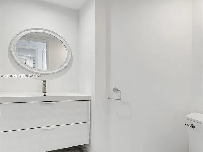 1000 Island Blvd #707 — Photo 27