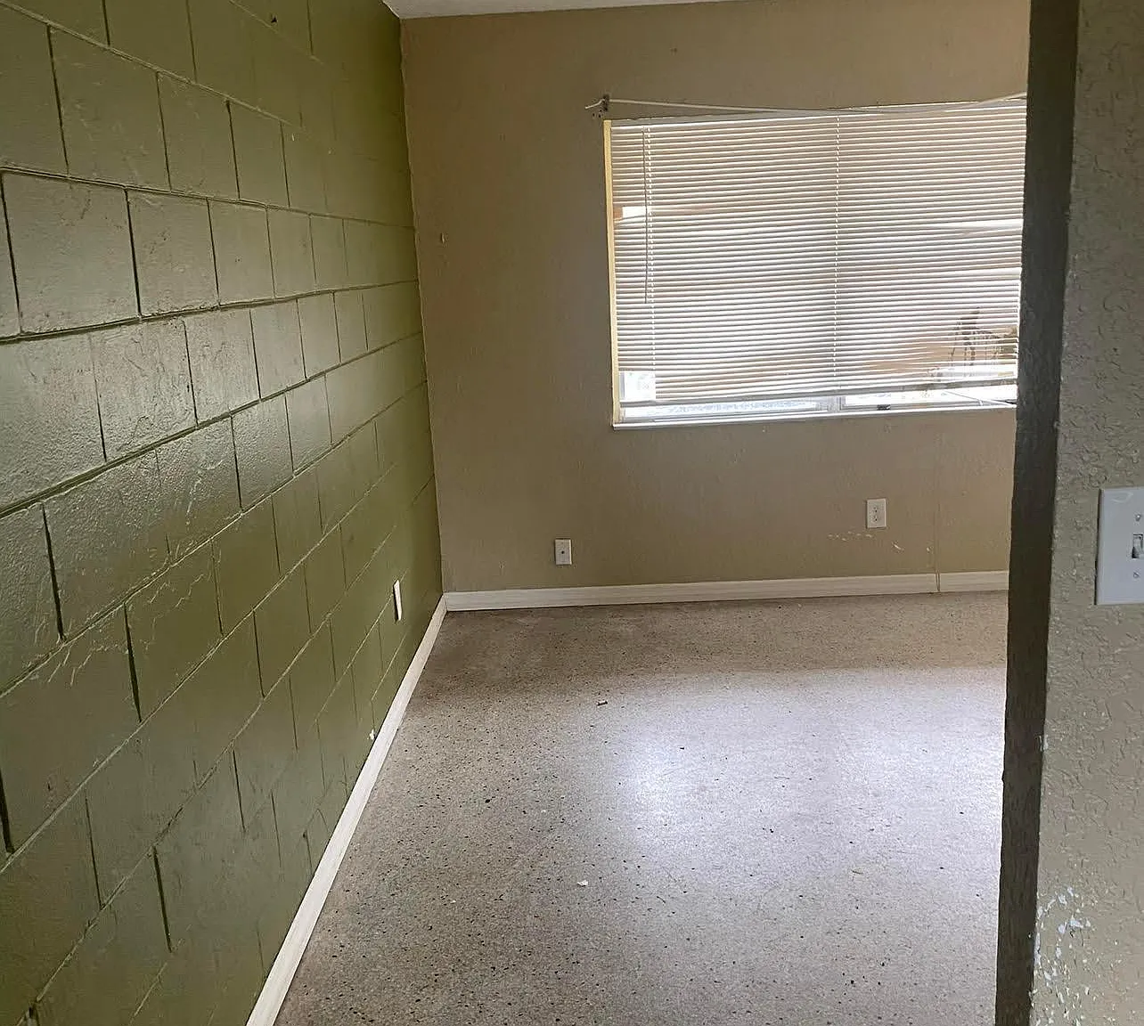 1212 Nobles Ter — Photo 1