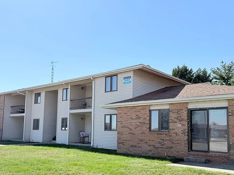 Thompson Apartments — Photo 4