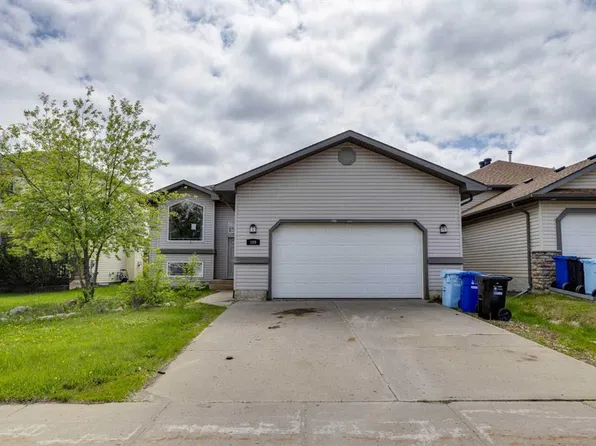 109 NW Lanauze St, Wood Buffalo, AB T9K 2S5