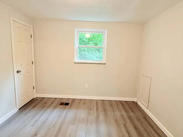472-474 Guylyn Dr — Photo 10