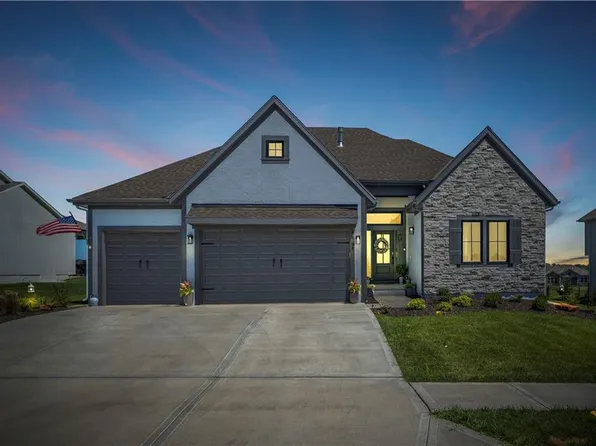 4367 Aspen Dr, Basehor, KS 66007