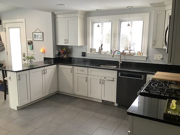 3rd image of 2 Chapel Rd