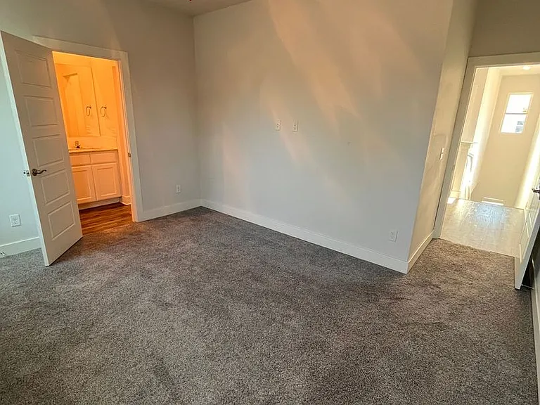 540 S Kickapoo Ave — Photo 21