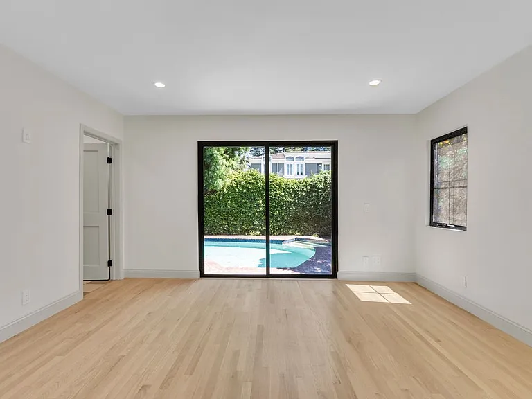 4316 Bellaire Ave — Photo 20