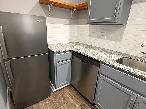 3rd image of 3824 Warwick Blvd APT 7