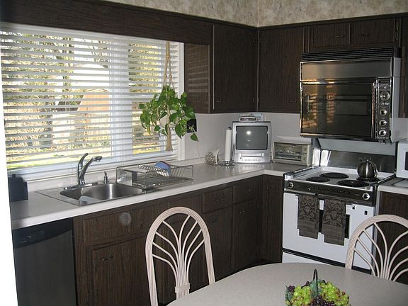 5th image of 60 Eberling Dr