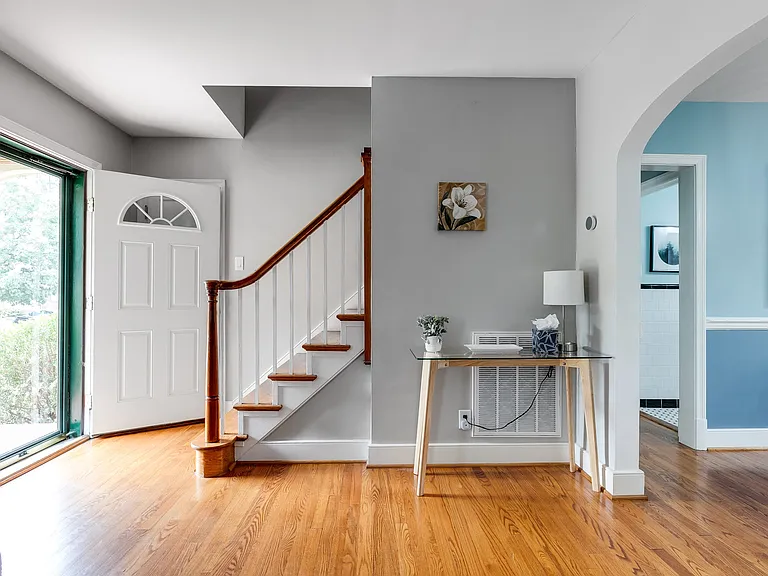 2424 Wedgewood Ave — Photo 3