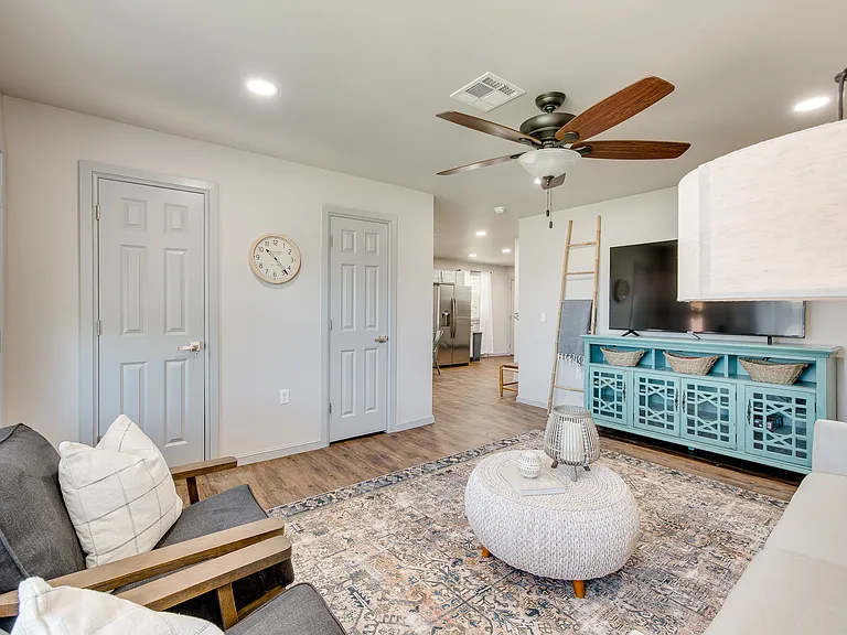 2841 Cambridge Ct — Photo 21