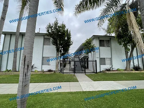 1050 E Harding St Photo 1