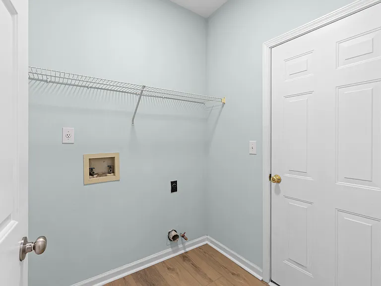 380 Belmont Chase Ct — Photo 10