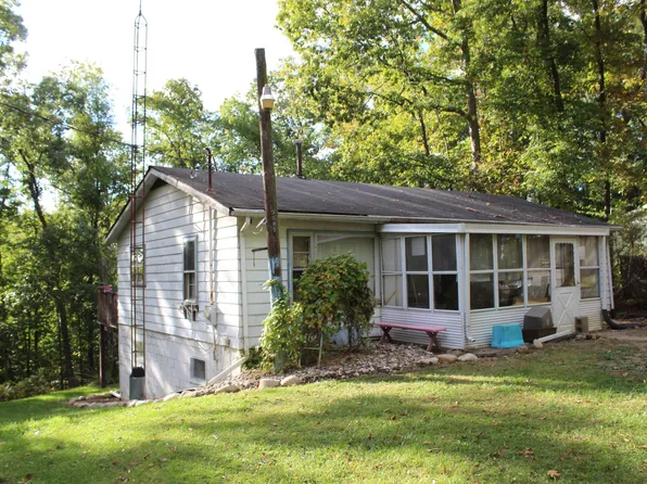 450 S Gerald Lett Ave, Angola, IN 46703