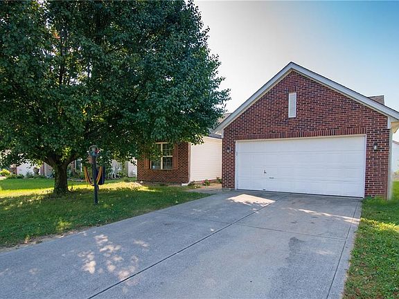 2nd image of 3215 Crestwell Dr