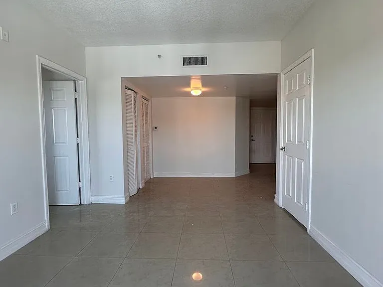Vista del Rio Apartments — Photo 45